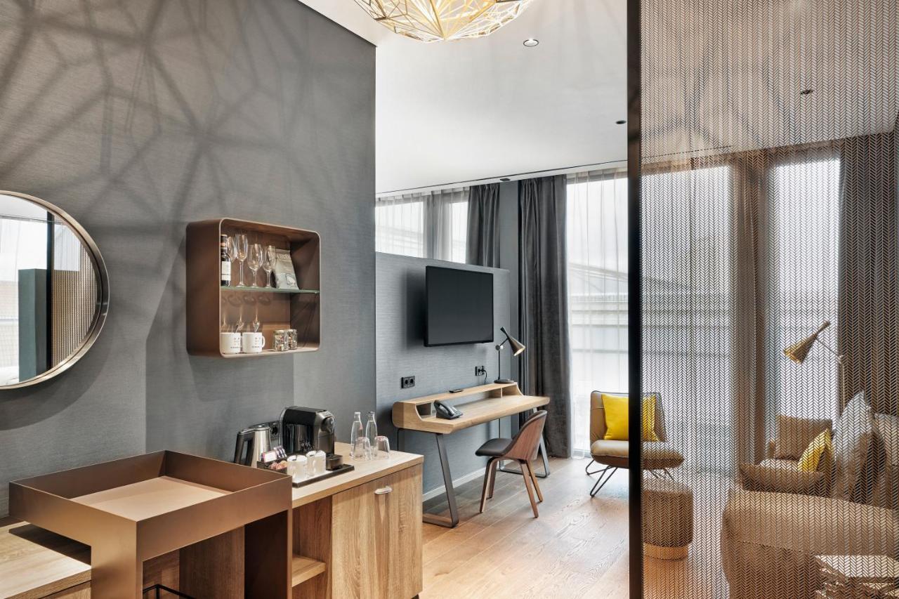 Hyperion Hotel 5*
