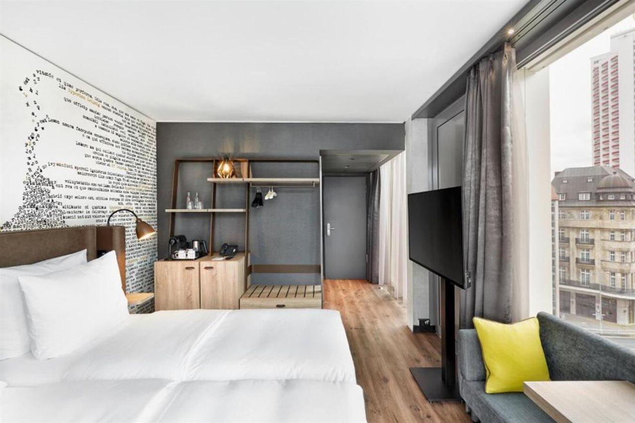 Hotel Hyperion