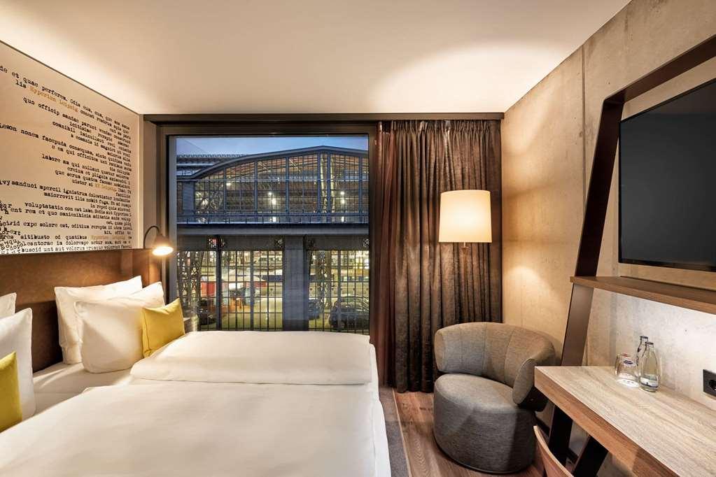 Hyperion Hotel